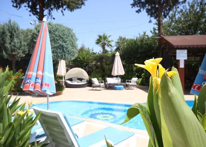 מלון דירות Cennet ביטז