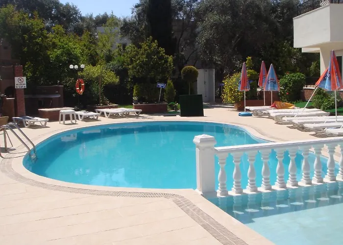 Cennet מלון דירות 2*